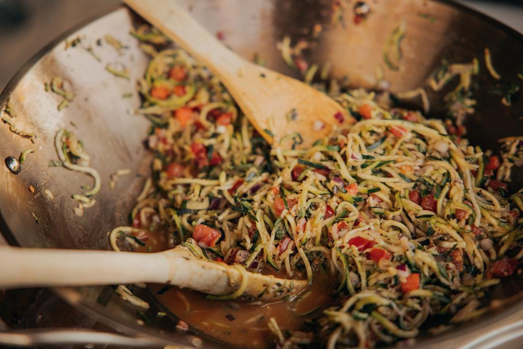Wok i kosz do grillowania na parze WEBER CRAFTED Wok i kosz do grillowania na parze WEBER CRAFTED