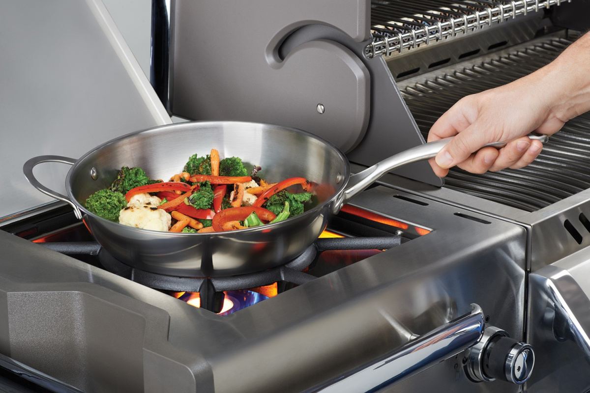 Wok ze stali szlachetnej Wok ze stali szlachetnej