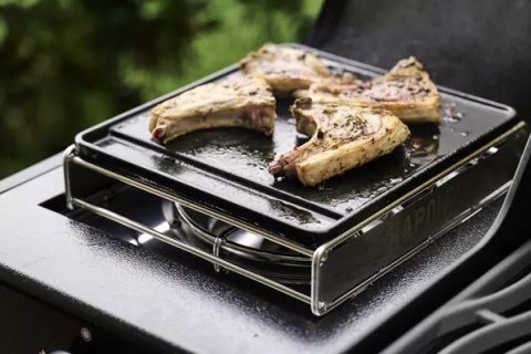 Napoleon Freestyle 365 z kuchenką boczną model 2026