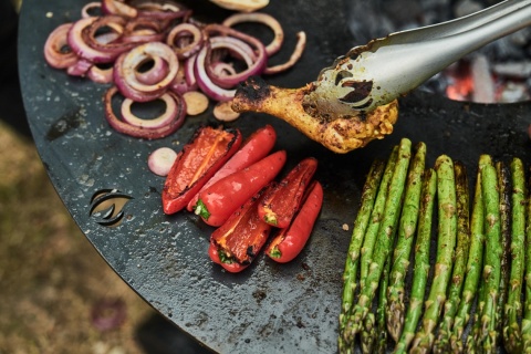 Płyta ogniskowa. Stalowa płyta grillowa do grill węglowych Płyta ogniskowa. Stalowa płyta grillowa do grill węglowych