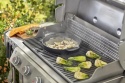 wok z rusztem do gotowania na parze Weber Crafted