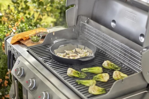 wok z rusztem do gotowania na parze Weber Crafted
