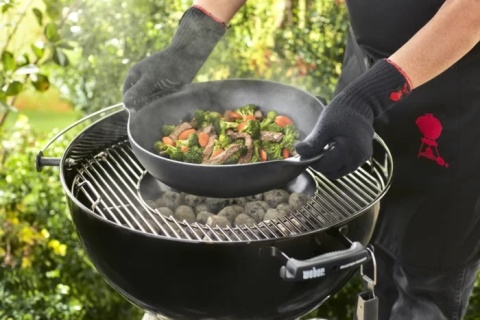 wok z rusztem do gotowania na parze Weber Crafted